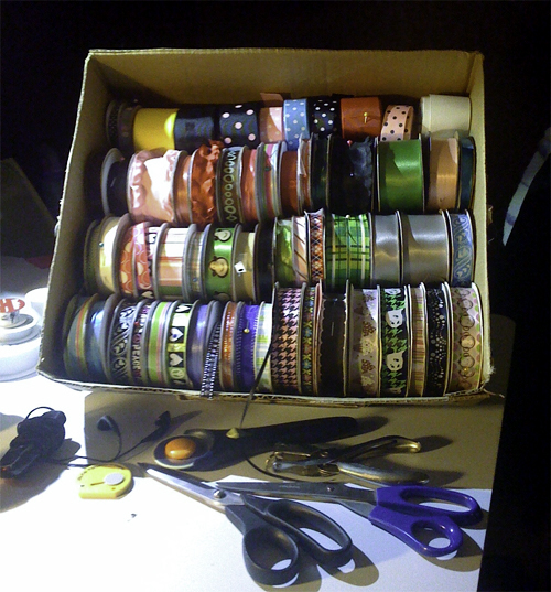box ribbon dispenser box